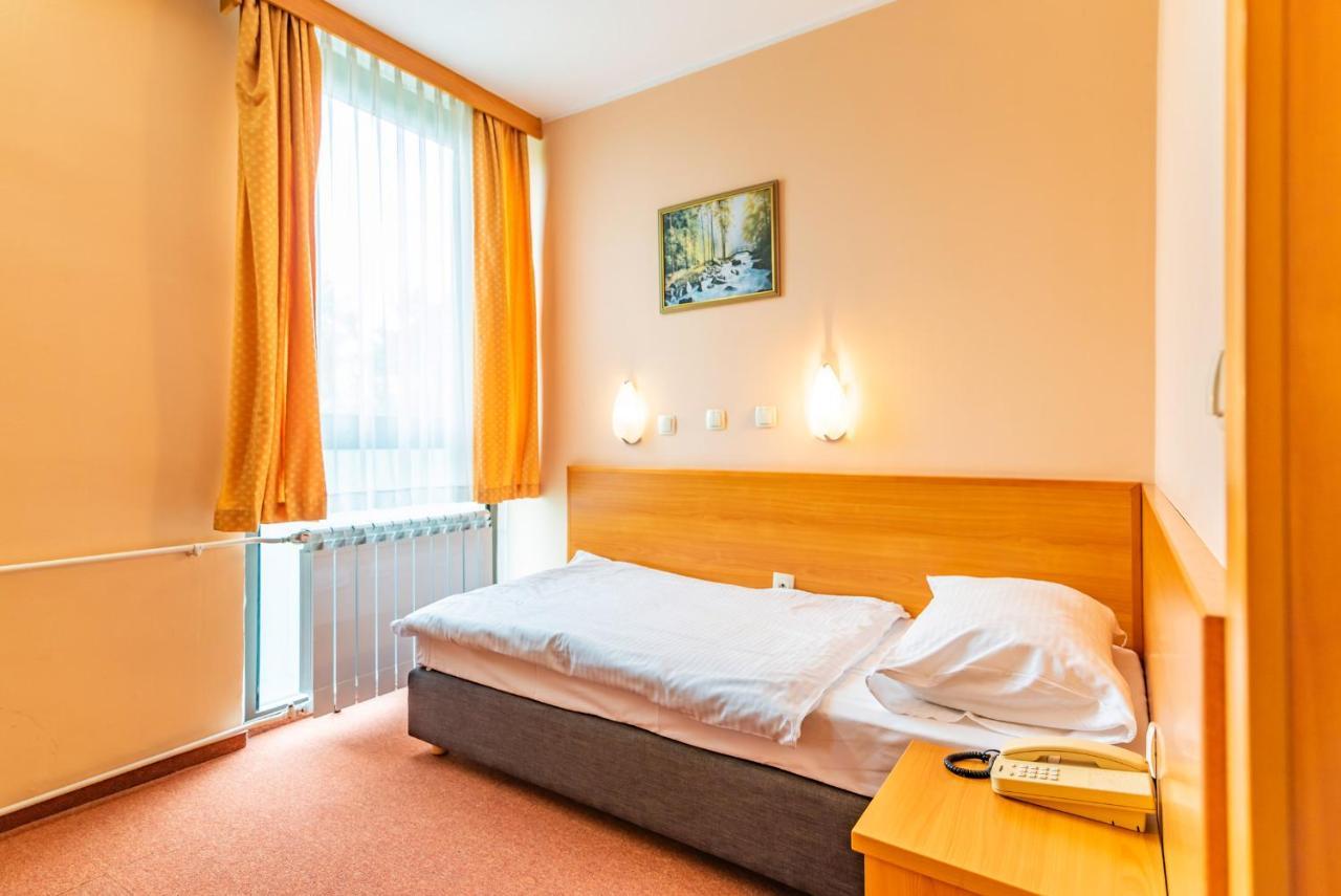 Hotel Park Čakovec エクステリア 写真