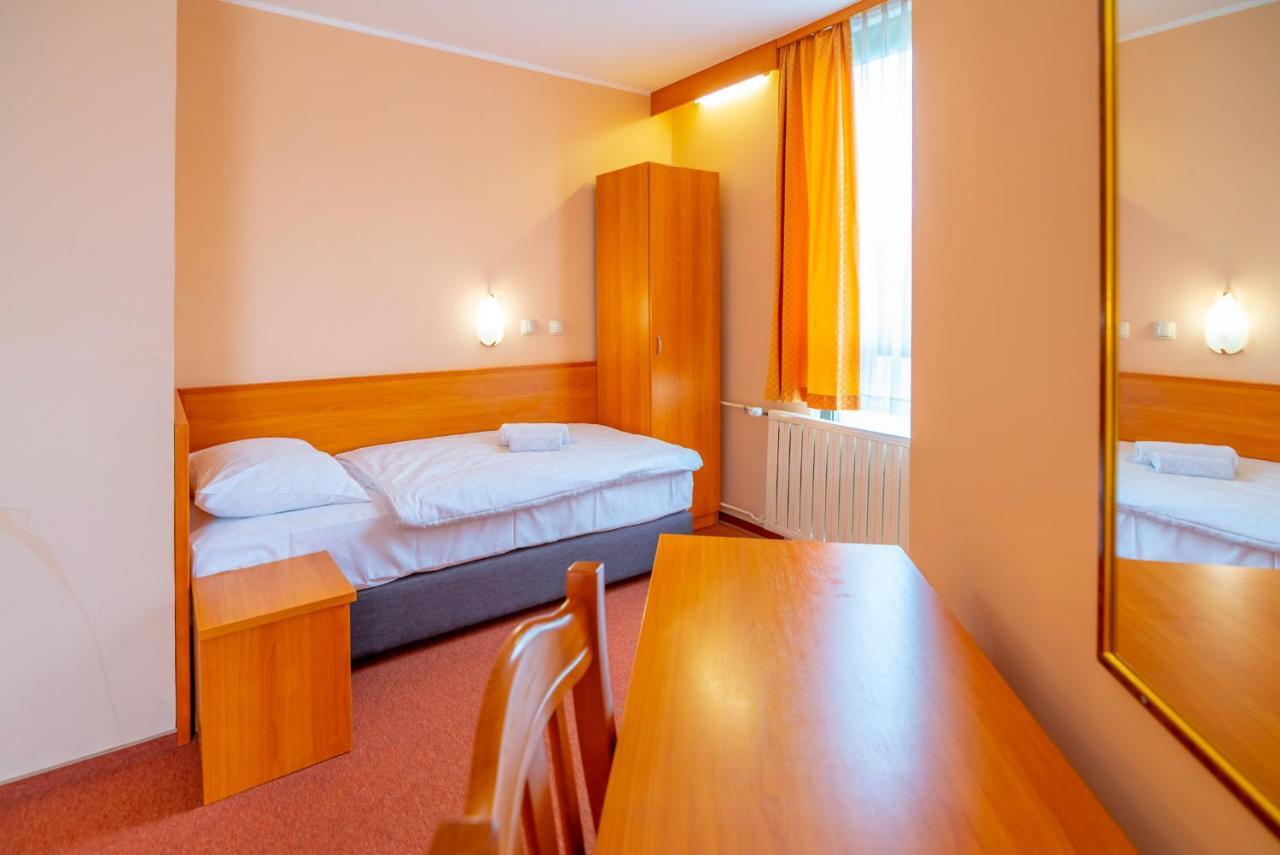 Hotel Park Čakovec エクステリア 写真