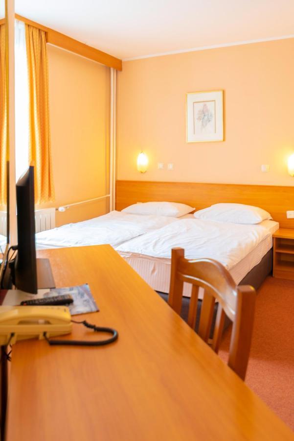 Hotel Park Čakovec エクステリア 写真