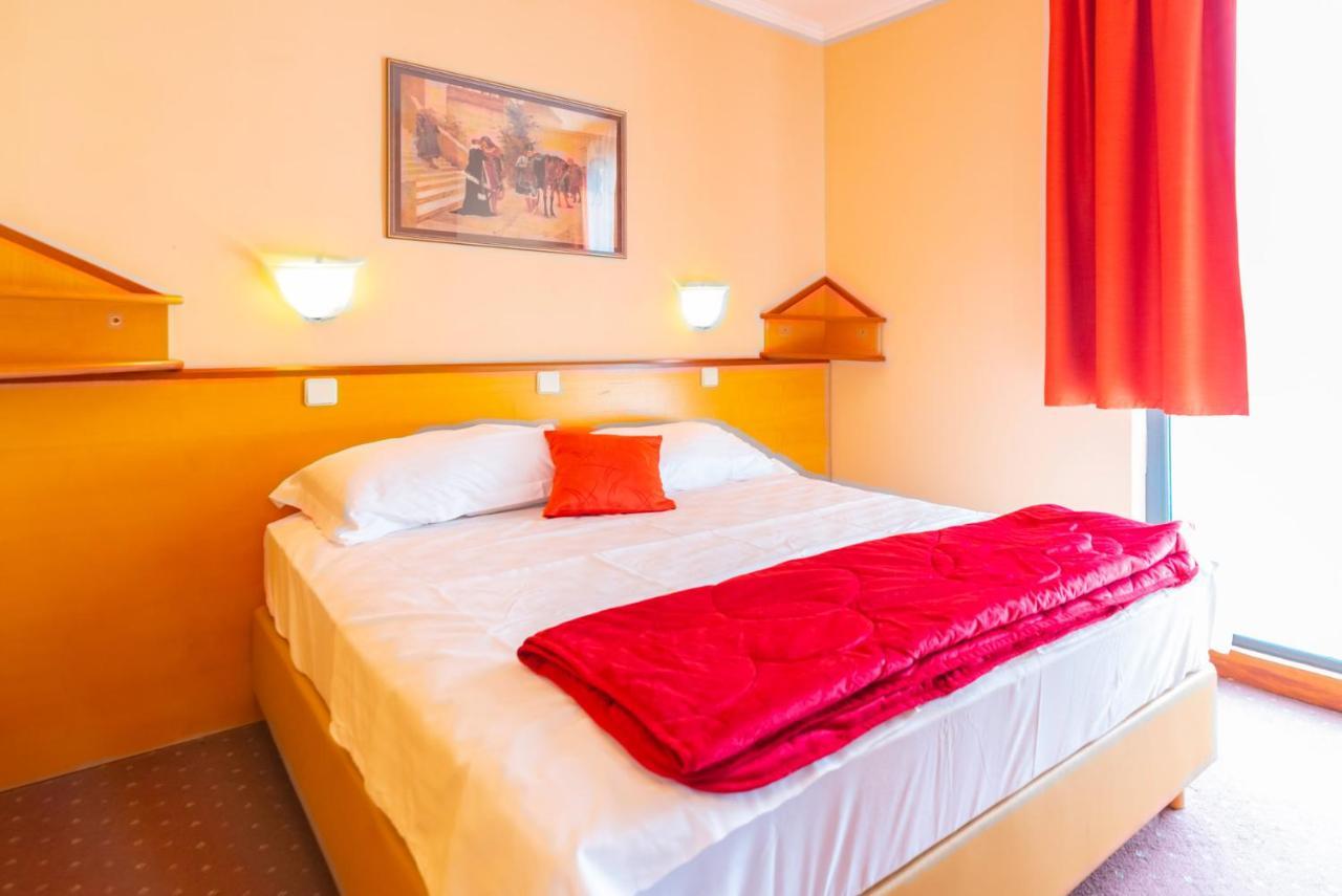 Hotel Park Čakovec エクステリア 写真