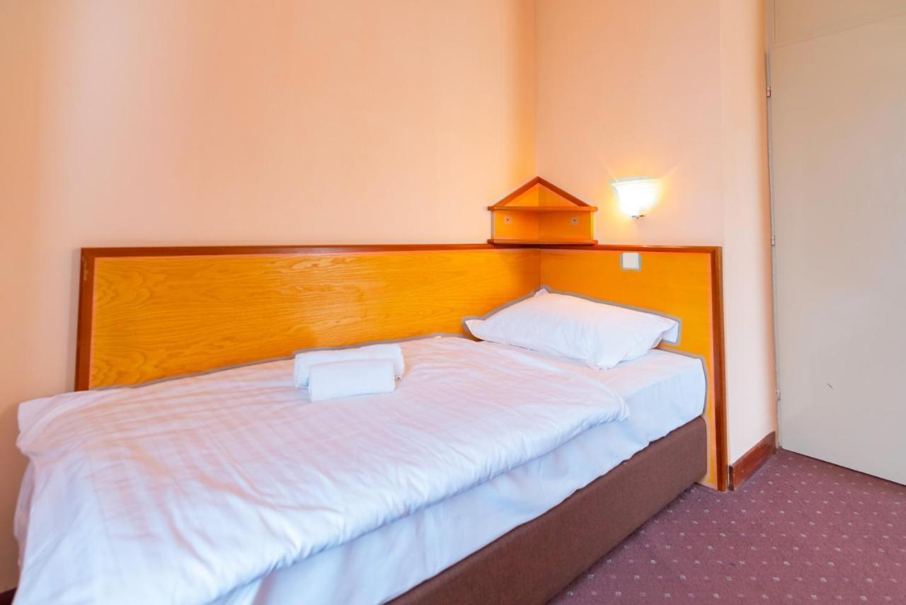 Hotel Park Čakovec エクステリア 写真