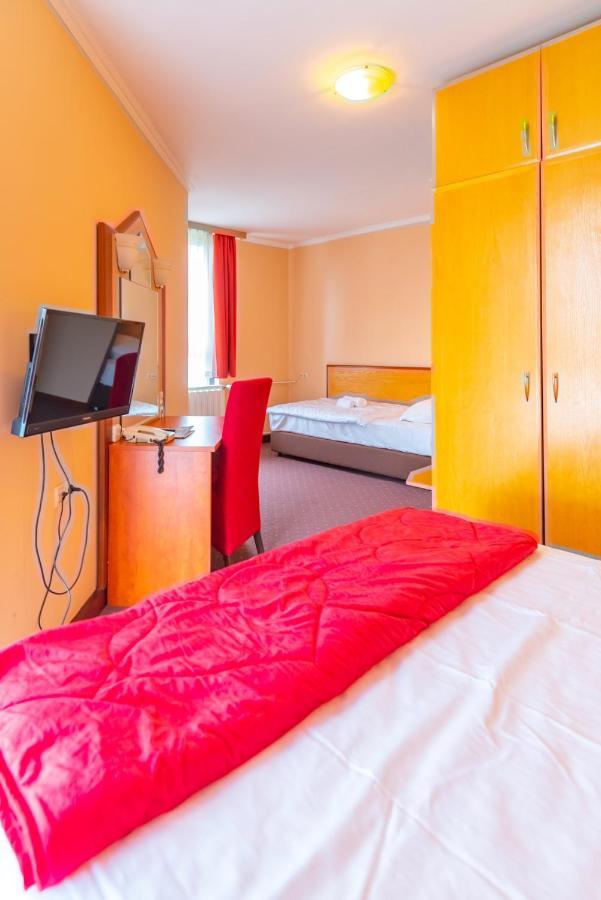 Hotel Park Čakovec エクステリア 写真