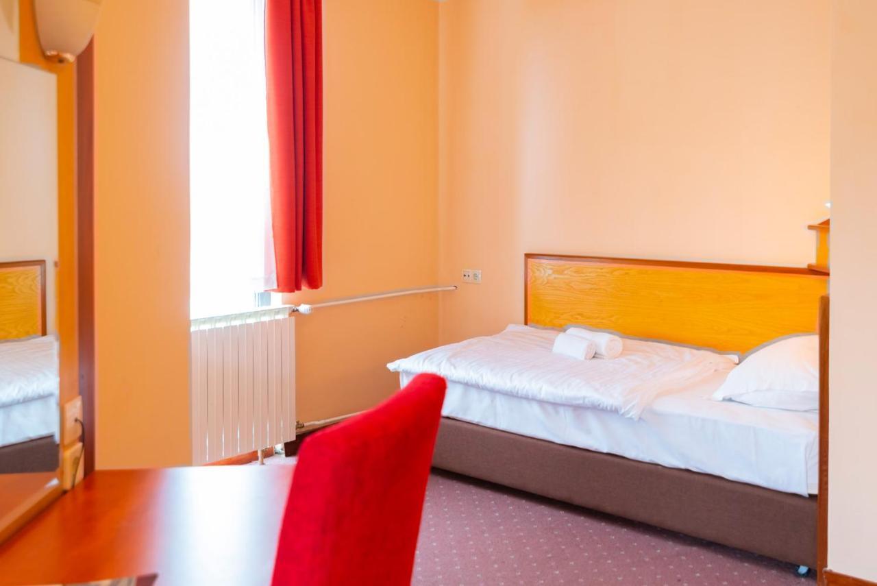 Hotel Park Čakovec エクステリア 写真