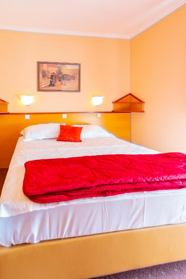 Hotel Park Čakovec エクステリア 写真