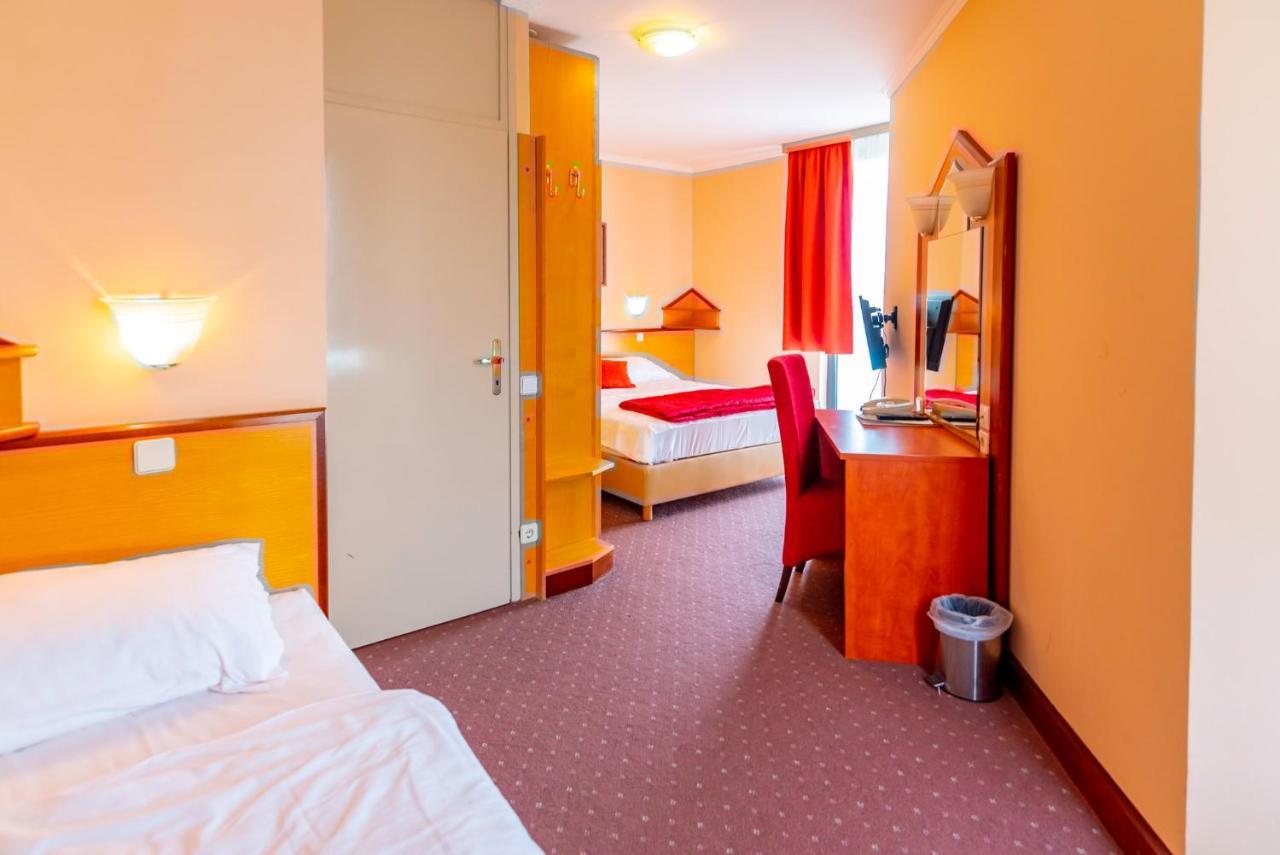Hotel Park Čakovec エクステリア 写真