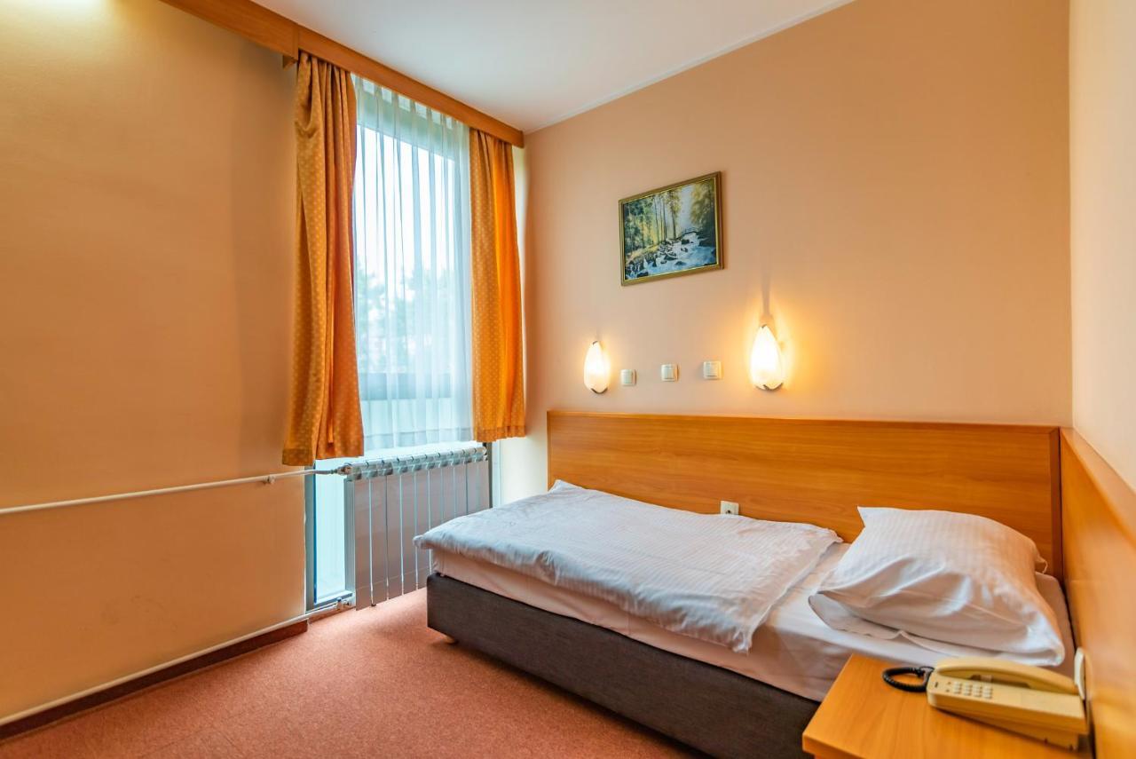 Hotel Park Čakovec エクステリア 写真
