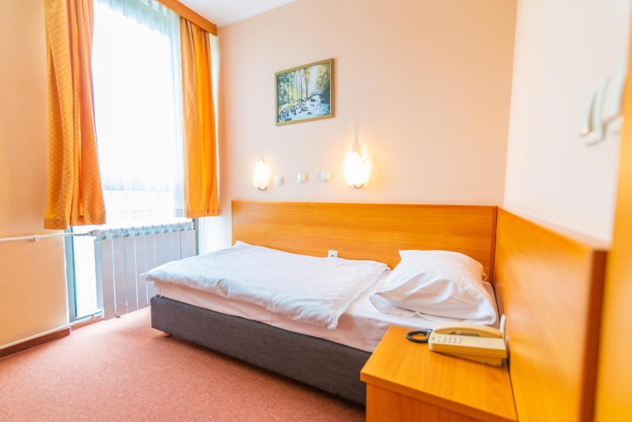 Hotel Park Čakovec エクステリア 写真