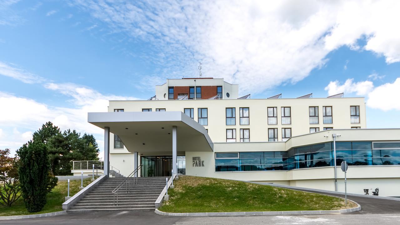 Hotel Park Čakovec エクステリア 写真
